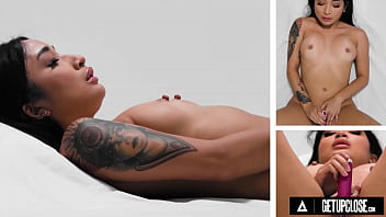 Intimate Exploration: Avery Black’s Natural Beauty Unleashed In A Raw Solo Masturbation Scene