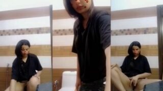 Sultry Indian Babe Gets Herself Off In The Bathroom, Captured In Steamy Mms