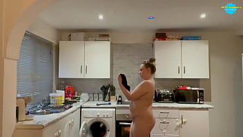 Bare Teen Maid Scrubs Down Dirty