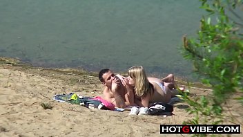 Aussie Teen Amateurs Suck And Fuck On A Public Beach