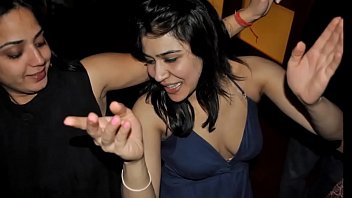 Desi Girl Showing Everything In Explicit Video