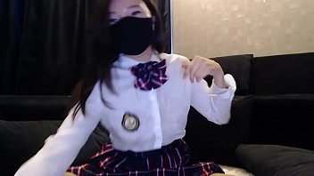 The Hottest Chinese Cam Girl You’ve Ever Laid Eyes On