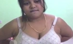 Desi Webcam Queen Strips Bare For A Wild Live Show
