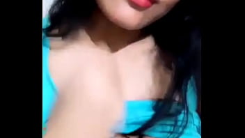 Desi Babe With Curves That’ll Drive You Wild