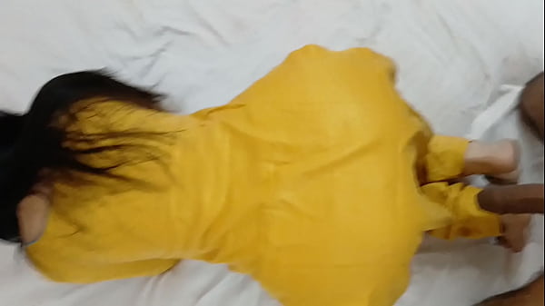 Curvy Indian Aunty Gets Pounded Hard From Behind