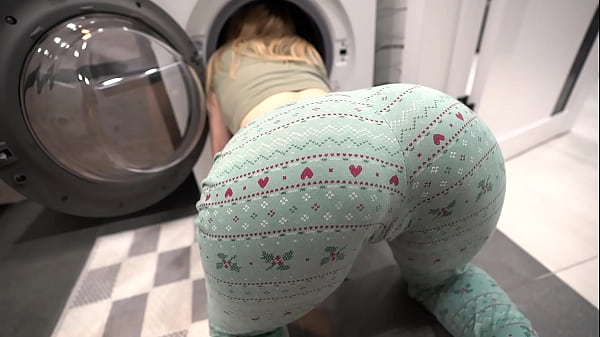 Stepbrother Pounds Stepsister Trapped In The Washing Machine And Fills Her Up