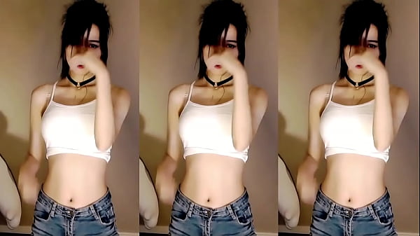 Chinese Babe Dances And Gets Down