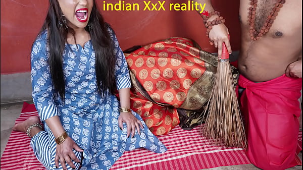 Indian Stepmom’s Wild Xxx Moves In Hindi