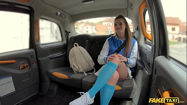 Innocent Girl’s First Time Getting Railed In The Back Of A Cab