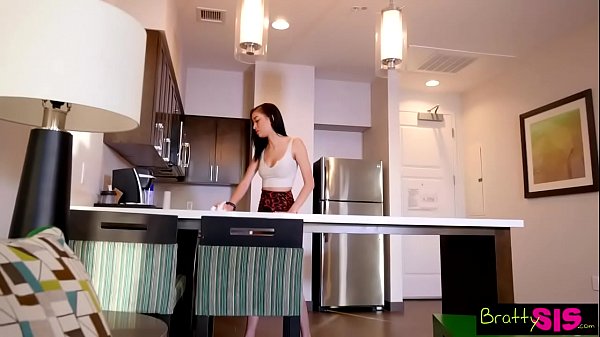 Naughty Stepsister Gets A Taste Of Stepbrother’s Surprise And Now She’s Begging For More – S9:e4