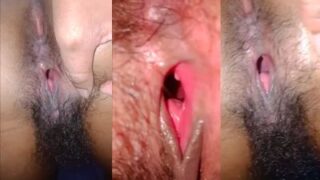 Aroused Mature Woman Reveals Her Indian Pussy On Camera