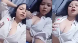 High School Student Plays With Huge Tits Goes Viral