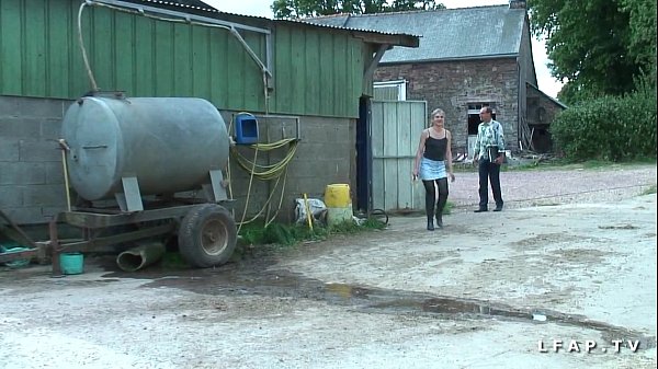 Grand-mère Française Se Fait Démonter Le Trou Du Cul Par Papy Et Ses Copains De La Ferme