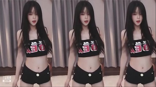 Slim Chinese Babe Shaking Her Hot Body