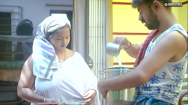 Horny Indian Milkman Pounds Bhabhi Hard After Lusting Over Her Massive Milky Tits