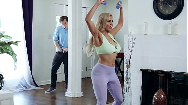 Sneaking A Peek At My Steamy Latina Stepmom’s Sweaty Workout – Milfed