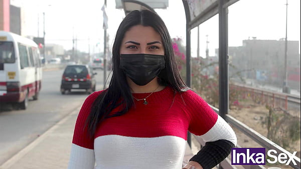 Venezuelan Bombshell Ginezflowrs Gets Lost In Lima And Takes Her First Thick Black Cock From A Mysterious Stranger