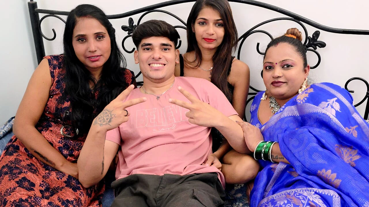Desi Babe Invites Boyfriend For Wild Foursome With Her Friends