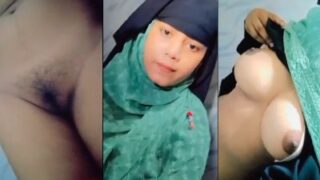Busty Muslim Beauty Captures Her Steamy Solo Session In The Bathroom