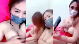 Saling Pamer Payudara Menggoda