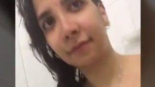 Solo Desi Delight: Nri Babe’s Naked Tease