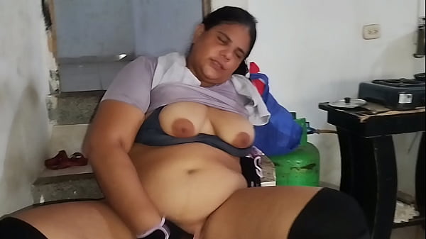 Curvaceous Colombian Beauty, Fresh From The Gym, Indulges In A Steamy Solo Session To Explosive Climax