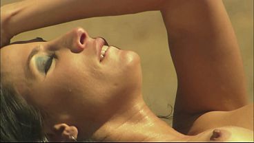 Sultry Brunette Cougar Taking A Wild Ride