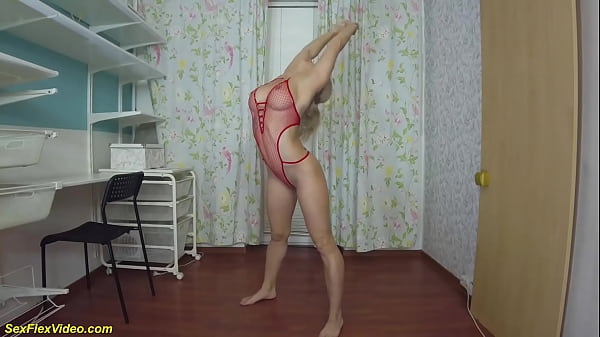 Flexible Muscle Milf Bending Deep And Wet For You