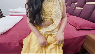 Devar Ke Gussa Hone Par Bhabhi Ne Apni Geeli Choot De Kar Mana Liya