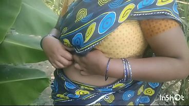 Sultry Desires Unleashed: A Mature Indian Beauty’s Secret Outdoor Encounter