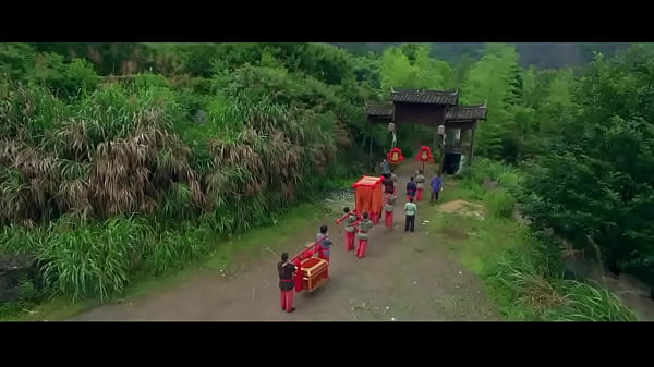 Người Đẹp Cổ Trang Quyến Rũ Trong Màn Đêm