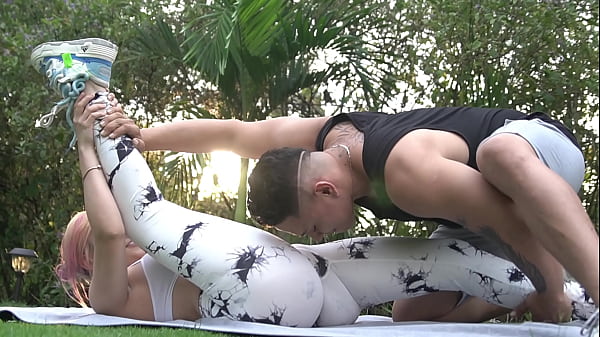 Instructor’s Private Yoga Session Turns Into A Steamy Encounter With A Blonde Bombshell