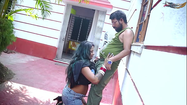 Desi Couple’s Raw Outdoor Anal Fucking With Hindi Dirty Talk