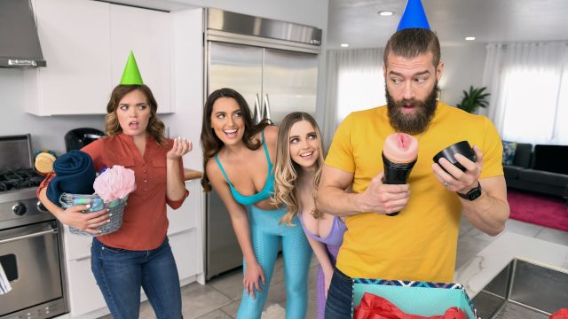 Brazzers – Pounding My Horny Lesbian Roommates