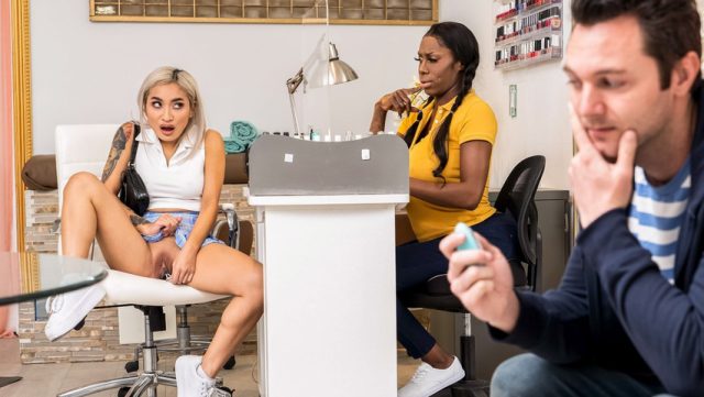 Sneaky Vibrator In The Salon Gets Her Fucking Wild