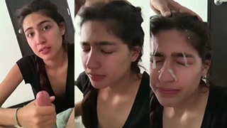 Tetesan Liurnya Di Wajah Pacar Yang Seksi Banget Bikin Makin Pengen