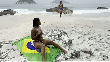 Fui Pra Praia Com Meu Marido E A Gente Comeu Gostoso No Meio De Todo Mundo (completo No Red)