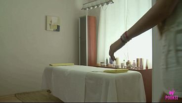 Lugardaa Takes Her Masseuse’s Big Cock Deep In Her Throat During His Rubdown