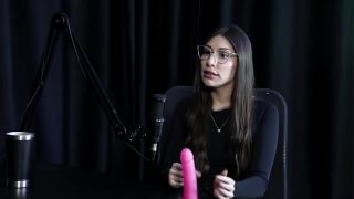 Nunca Deu Liberdade Pra Família, A Mãe Odeia Sexo, O Contraste Do Garganta Profunda – Melina Khalifa (assiste No: Sheer/red)