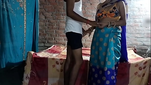 भाभी ने देवर के साथ खेल-खेल में किया गरमागरम सेक्स