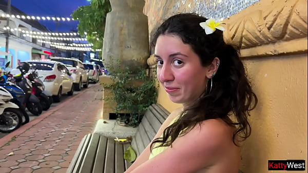 Public Pickup – Her Tired Feet Get A Rub That Turns Into Raw, Wet Fucking