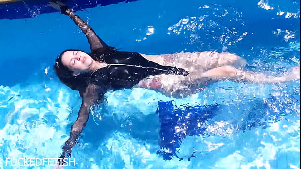 Latex Body Underwater, Jessica Bunny Dripping And Ready