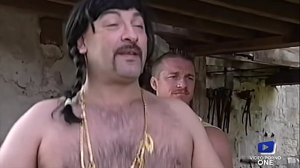 Karen Lancaume, La Brune Aux Gros Seins Qui Remporte Le Concours De Cul