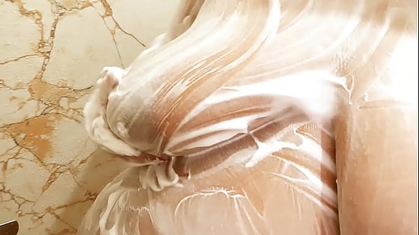 Desi Bhabhi Ki Geeli, Nangi Body, Shower Ke Pani Mein Sexy Wet Look