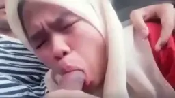 Disepongin Cewek Berkerudung Di Mobil, Sampai Muncrat Di Jok Belakang