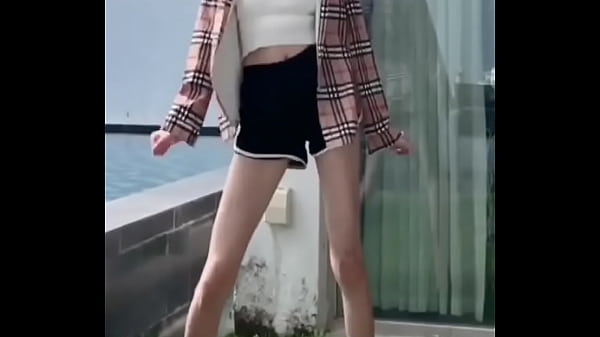 Sexy Chinese Babe Chen Yi Li, Ready To Tease And Please