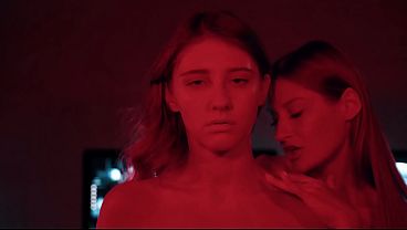Lesbian Vampire Seduction – Tiffany Tatum Hypnotizes Blonde Slut Into Submission