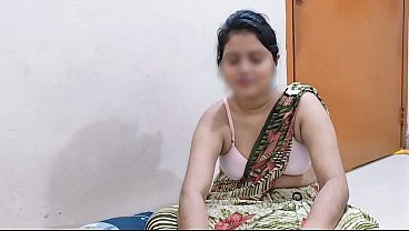 Desi Village Aunty’s Hot Romantic Sex Clip