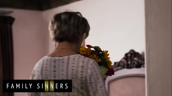 Family Sinners – Horny Milf Dee Williams Teaches Her Step-robbie How To Devour And Fuck A Real Woman’s Wet Pussy