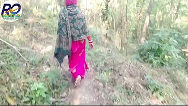 Desi Village Bhabhi Lifted Her Saree In The Forest, Showing Her Juicy Pussy, Big Breasts, And Round Ass, Then Shoved A Brinjal Deep Inside—hindi Audio Moans Included.